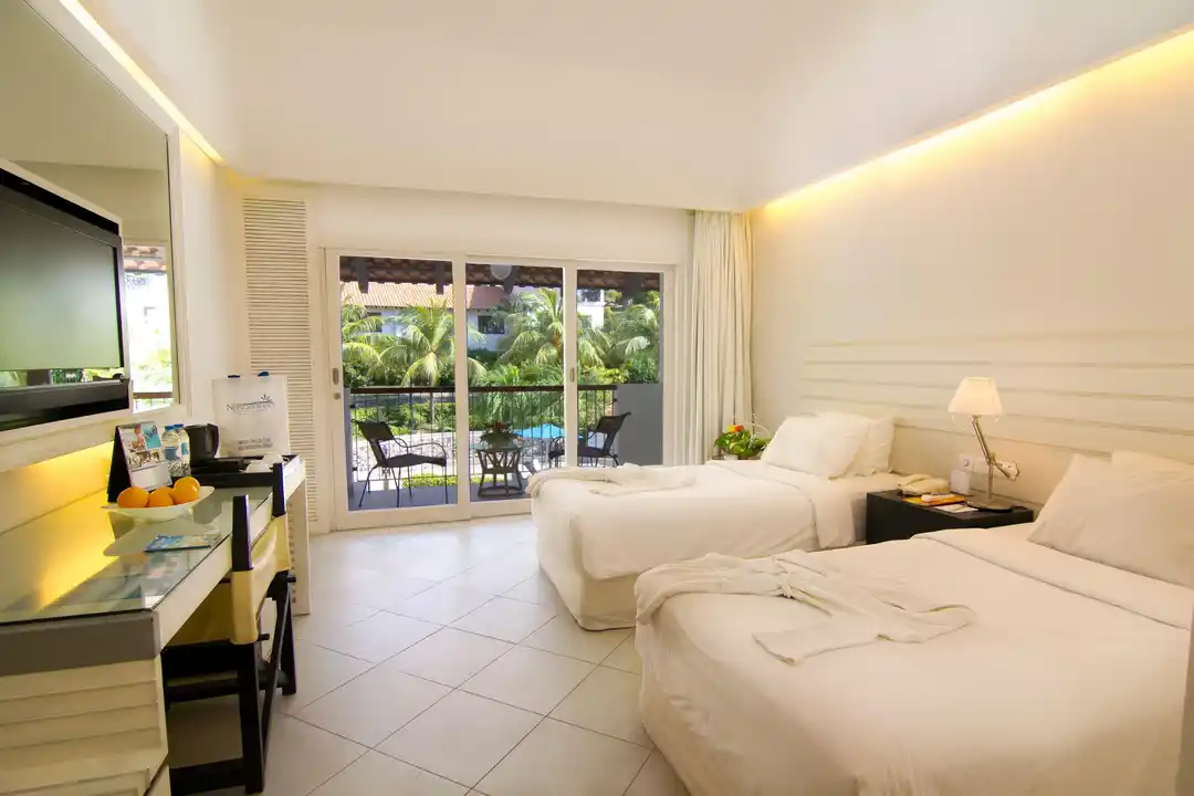 Interior lobi hotel di Batam dengan suasana elegan dan nyaman
